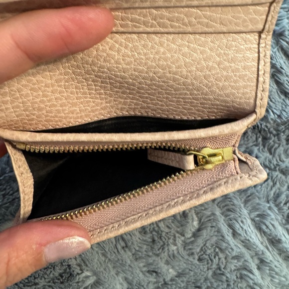 Gucci Women’s Double G Calf Leather Wallet in a Blush Pink! - Picture 11 of 15